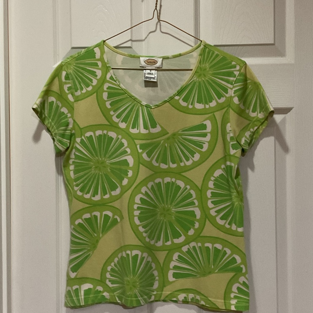 Green lime slices pattern vneck T-shirt